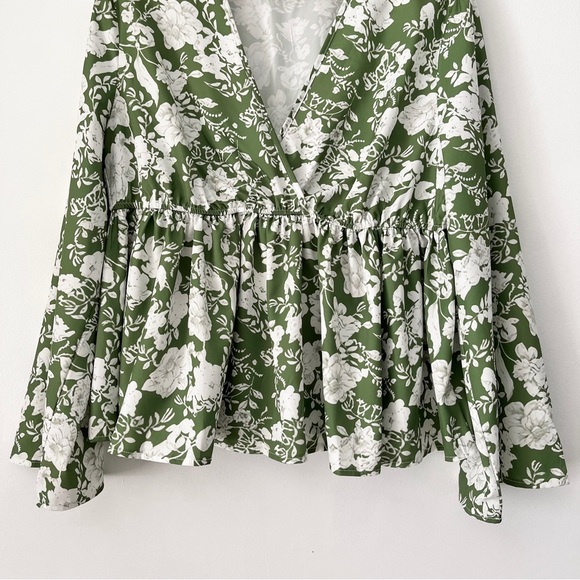 SHEIN Curve Boho Floral Faux Wrap Bell Sleeve Peplum Blouse Size XL - Picture 3 of 12